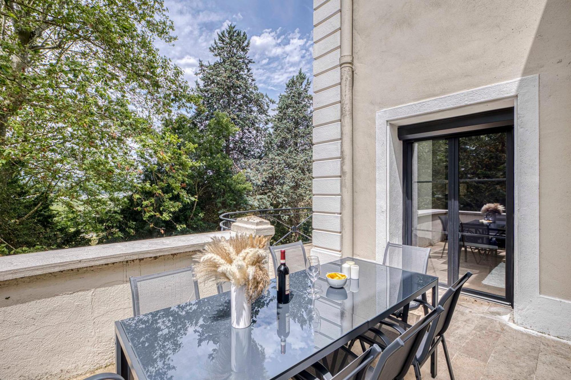 1 - Grand Appartement Spacieux Dans Un Chateau Du 17Eme Siecle, A 15Min De Lyon Vourles Exterior photo